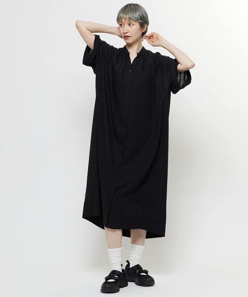 SOFFITTO(ソフィット)の「【nota della mano sinistra(ノータ デラ マノ シニストラ)】5分袖前開きシャツワンピ-ス(ワンピース・レディース・オフホワイト/ブラック/ストライプ・FREE)」の13枚目の写真