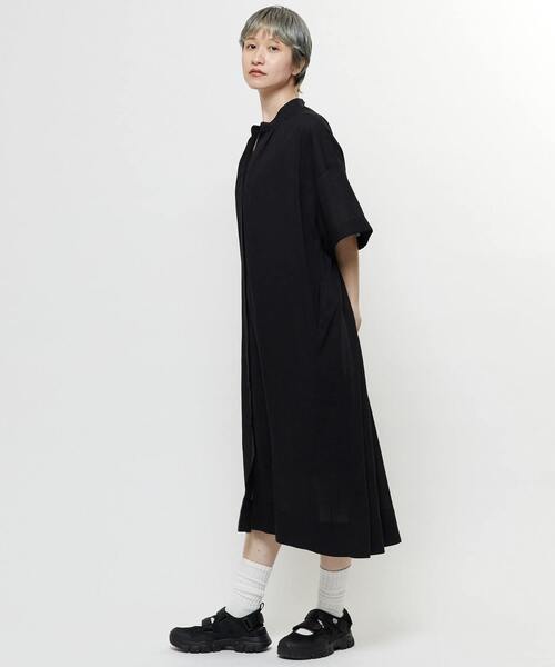 SOFFITTO(ソフィット)の「【nota della mano sinistra(ノータ デラ マノ シニストラ)】5分袖前開きシャツワンピ-ス(ワンピース・レディース・オフホワイト/ブラック/ストライプ・FREE)」の15枚目の写真