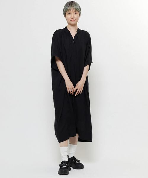 SOFFITTO(ソフィット)の「【nota della mano sinistra(ノータ デラ マノ シニストラ)】5分袖前開きシャツワンピ-ス(ワンピース・レディース・オフホワイト/ブラック/ストライプ・FREE)」の17枚目の写真
