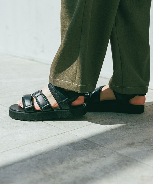 LAKOLE(ラコレ)の「シャークソールWベルトスライドサンダル / 291935(サンダル・メンズ・ブラック・MEDIUM/LARGE)」の16枚目の写真