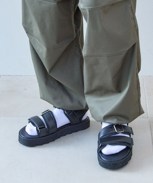 LAKOLE(ラコレ)の「シャークソールWベルトスライドサンダル / 291935(サンダル・メンズ・ブラック・MEDIUM/LARGE)」の12枚目の写真