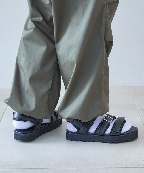 LAKOLE(ラコレ)の「シャークソールWベルトスライドサンダル / 291935(サンダル・メンズ・ブラック・MEDIUM/LARGE)」の14枚目の写真