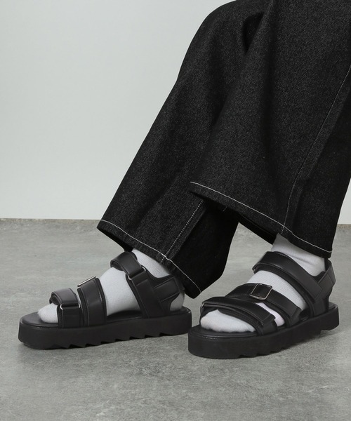 LAKOLE(ラコレ)の「シャークソールWベルトスライドサンダル / 291935(サンダル・メンズ・ブラック・MEDIUM/LARGE)」の15枚目の写真