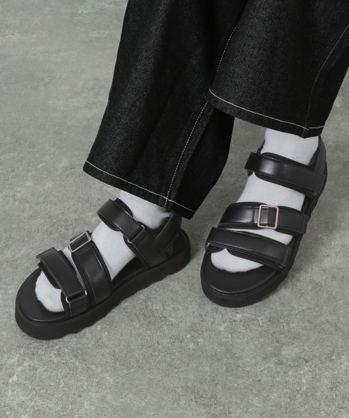 LAKOLE(ラコレ)の「シャークソールWベルトスライドサンダル / 291935(サンダル・メンズ・ブラック・MEDIUM/LARGE)」の6枚目の写真