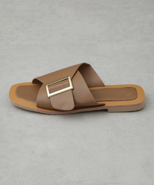 NANO universe(ナノユニバース)の「バックルフラットサンダル(サンダル・レディース・ベージュ/ブラック・38/36/37)」の4枚目の写真