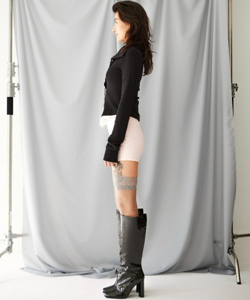 FIG&VIPER（フィグアンドバイパー）の「シャツレイヤードリブボタンTOP（シャツ/ブラウス・レディース・ブラック/グレー・FREE）」の4枚目の写真