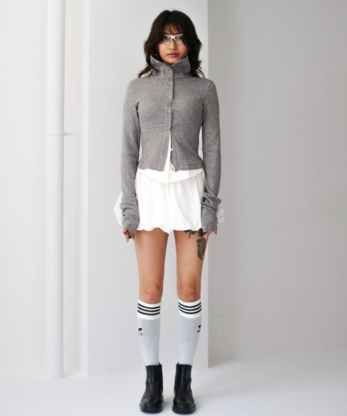 FIG&VIPER（フィグアンドバイパー）の「シャツレイヤードリブボタンTOP（シャツ/ブラウス・レディース・ブラック/グレー・FREE）」の6枚目の写真