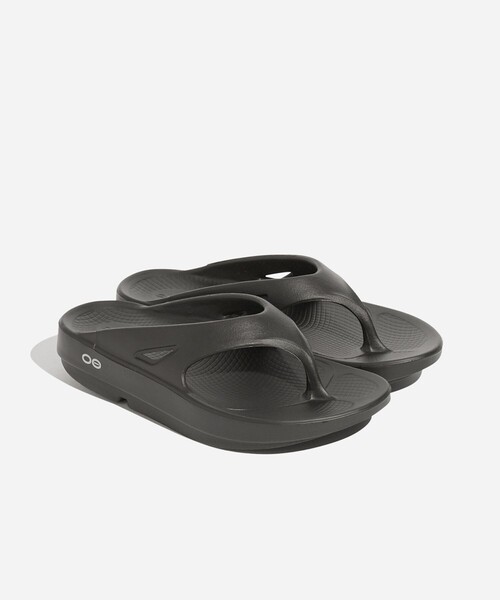 OOFOS（ウーフォス）の「OOFOS original（サンダル・メンズ・ブラック/グレー・25.0cm/26.0cm/27.0cm/28.0cm/23.0cm/24.0cm）」の2枚目の写真