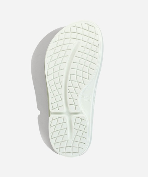 OOFOS（ウーフォス）の「OOFOS original（サンダル・メンズ・ブラック/グレー・25.0cm/26.0cm/27.0cm/28.0cm/23.0cm/24.0cm）」の11枚目の写真