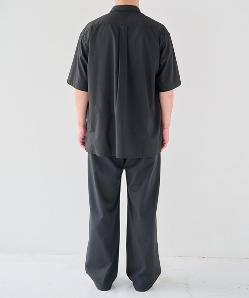 WHITE MOUNTAINEERING(ホワイトマウンテニアリング)の「【White Mountaineering/ホワイトマウンテニアリング】別注 DRAW CORD S/S POCKET SHIRTS(シャツ/ブラウス・メンズ・ネイビー/グレー/ブラック・1/2)」の17枚目の写真