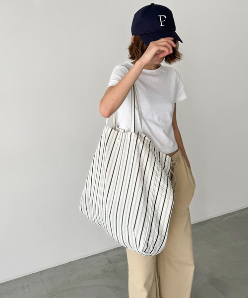 CANAL JEAN（キャナルジーン）の「Lakey Park　ストライプBIGトートバッグ（トートバッグ・レディース・サックスブルー/ブラック・ONE SIZE）」の6枚目の写真
