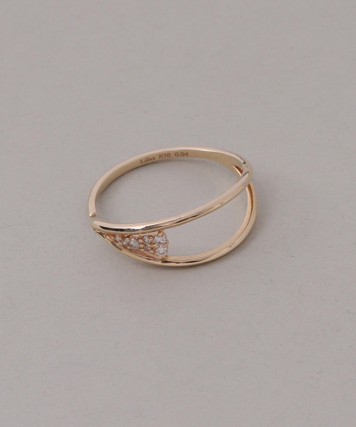 V型フォークダイヤリング K10（リング）｜Lilas（リラ）のファッション