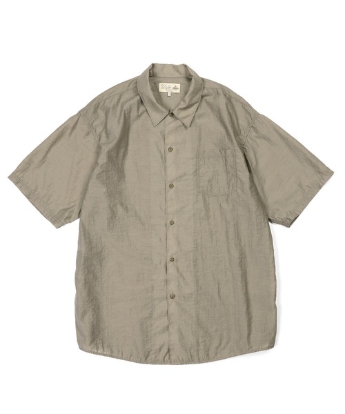 The DUFFER of ST.GEORGE(ザダファーオブセントジョージ)の「NILON/WOOL S/S LOOSE SHIRT:ナイロン/ウール ルーズフィット 半袖シャツ(シャツ/ブラウス・メンズ・ブラック/グレイッシュベージュ・MEDIUM/LARGE/X-LARGE)」の6枚目の写真