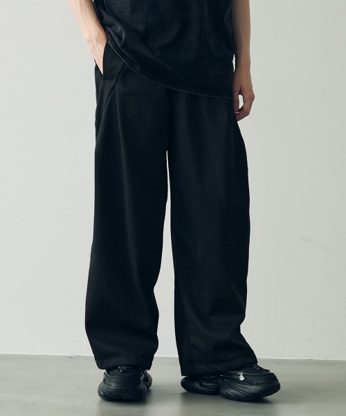 Shoowtime(ショウタイム)の「Deformed tuck wide sweat jersey pants / 変形タックワイドスウェットジャージパンツ(スウェットパンツ・メンズ・ブラック/グレー・MEDIUM/LARGE/X-LARGE)」の6枚目の写真