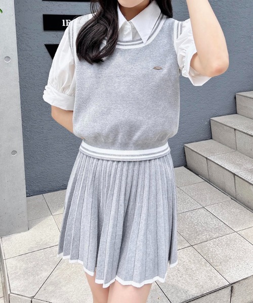 INGNI(イング)の「ニットベスト+ニットミニスカパン/セットアップ(セットアップ・レディース・ベージュ/ネイビー/グレー・M)」の1枚目の写真