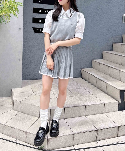 INGNI(イング)の「ニットベスト+ニットミニスカパン/セットアップ(セットアップ・レディース・ベージュ/ネイビー/グレー・M)」の4枚目の写真