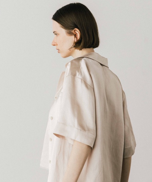 CREDONA（クレドナ）の「ACETATE LINEN SATIN SHIRTS/アセテートリーンサテンシャツ（シャツ/ブラウス・レディース・ブラック/ホワイト・FREE）」の5枚目の写真