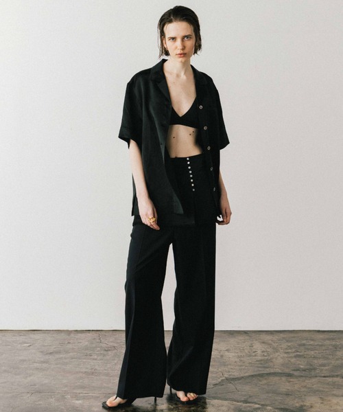 CREDONA（クレドナ）の「ACETATE LINEN SATIN SHIRTS/アセテートリーンサテンシャツ（シャツ/ブラウス・レディース・ブラック/ホワイト・FREE）」の10枚目の写真