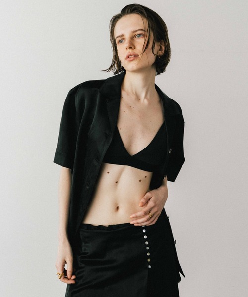 CREDONA（クレドナ）の「ACETATE LINEN SATIN SHIRTS/アセテートリーンサテンシャツ（シャツ/ブラウス・レディース・ブラック/ホワイト・FREE）」の9枚目の写真