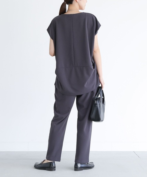 n'OrLABEL(ノアールレーベル)の「【接触冷感】ピンタックテーパードパンツ(その他パンツ・レディース・ブラック/チャコール・2/1)」の5枚目の写真