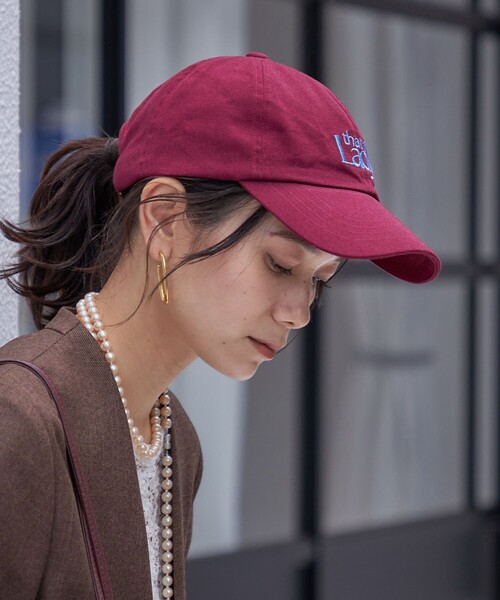 SHIPS(シップス)の「that Lady ロゴ キャップ(キャップ・レディース・ボルドー/ブラウン・ONE SIZE)」の12枚目の写真