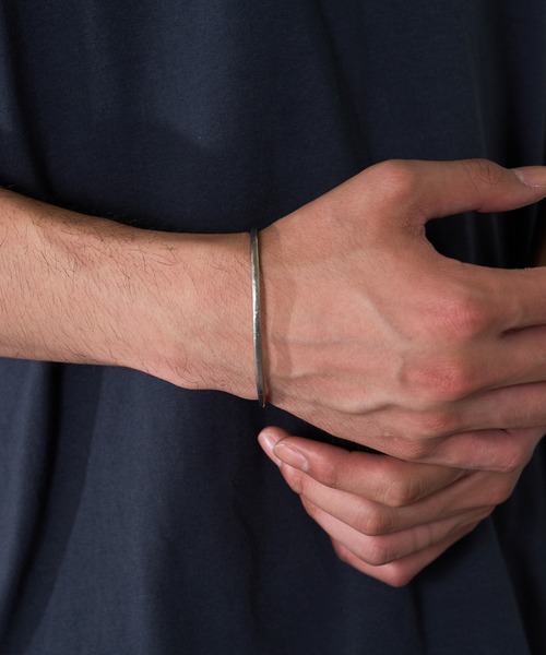 Hawk Company（ホークカンパニー）の「【Hawk Company】マットラインメタルバングル ギフト /プレゼント　3902（バングル/リストバンド・メンズ・シルバー/ゴールド・FREE）」の3枚目の写真