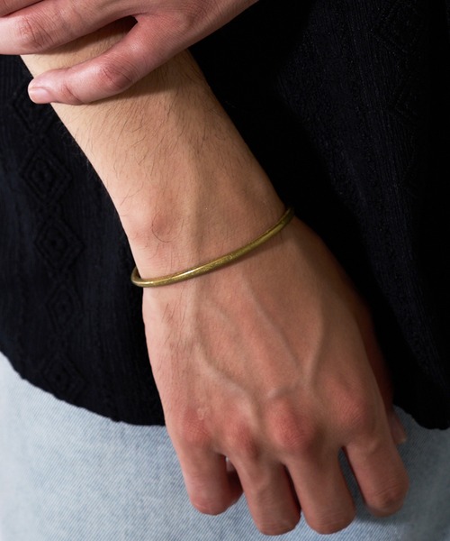 Hawk Company（ホークカンパニー）の「【Hawk Company】マットラインメタルバングル ギフト /プレゼント　3902（バングル/リストバンド・メンズ・シルバー/ゴールド・FREE）」の7枚目の写真