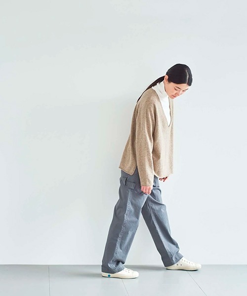 HAU(ハウ)の「Vネックニット lamb(ニット/セーター・レディース・ブラウン/ベージュ/ネイビー・MEDIUM)」の11枚目の写真