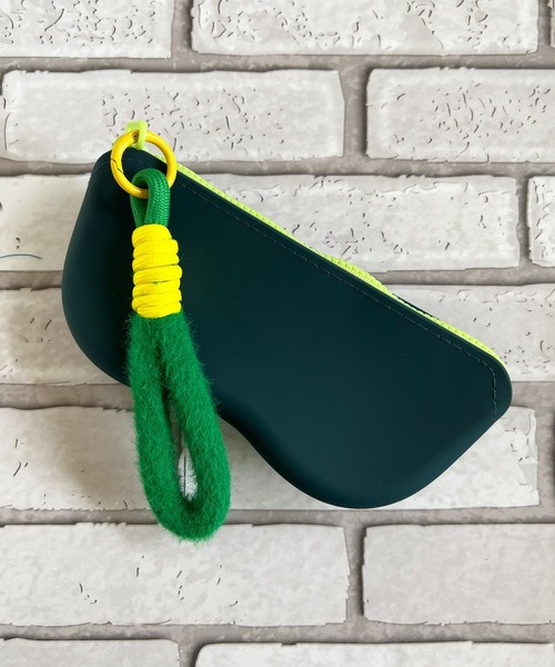 DiamondHearts（ダイヤモンドハーツ）の「もふもふストラップ付きシリコンメガネケース（メガネ・レディース・ライトブルー/グレー/グリーン/ピンク・FREE）」の2枚目の写真