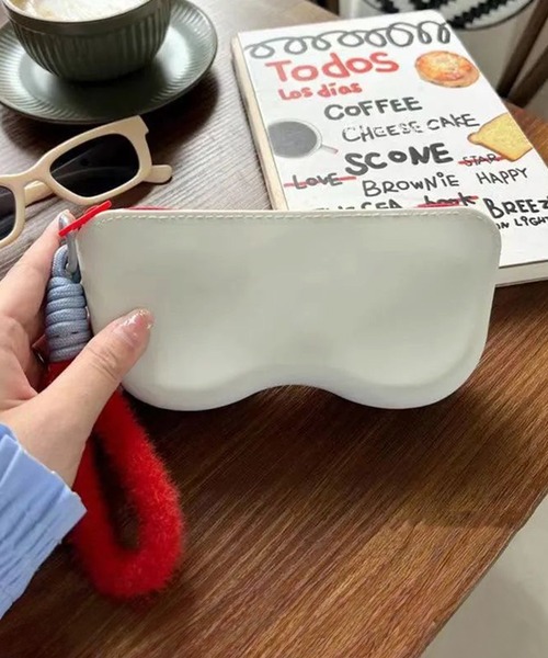 DiamondHearts（ダイヤモンドハーツ）の「もふもふストラップ付きシリコンメガネケース（メガネ・レディース・ライトブルー/グレー/グリーン/ピンク・FREE）」の6枚目の写真