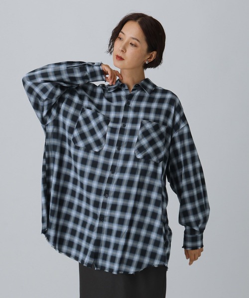 LEPSIM（レプシィム）の「フリンジチェックシャツチュニック　595293（シャツ/ブラウス・レディース・ブラック/ネイビー/ブラウン・FREE）」の3枚目の写真