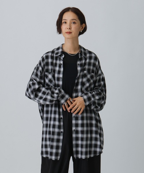 LEPSIM（レプシィム）の「フリンジチェックシャツチュニック　595293（シャツ/ブラウス・レディース・ブラック/ネイビー/ブラウン・FREE）」の2枚目の写真