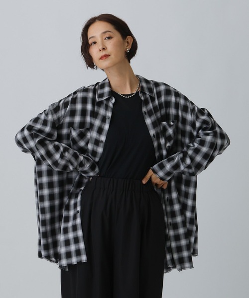 LEPSIM（レプシィム）の「フリンジチェックシャツチュニック　595293（シャツ/ブラウス・レディース・ブラック/ネイビー/ブラウン・FREE）」の4枚目の写真