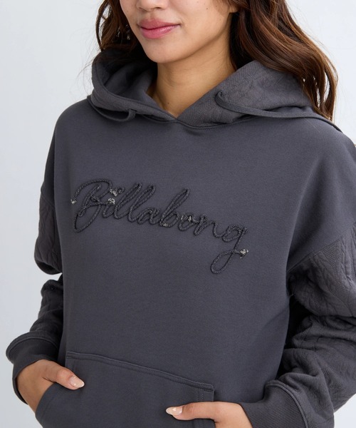 BILLABONG（ビラボン）の「BILLABONG レディース QUILT MIX LOOSE FIT セットアップ パーカー【LOOSE FIT】 【2025年秋冬モデル/ビラボンセットアップ対応スリーブ切り替えデザインプルオーバーパーカー・フーディー（パーカー・レディース・ブラウン系その他/オフホワイト/ホワイト・LARGE/MEDIUM）」の7枚目の写真