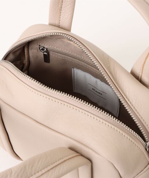 Beau're(ヴュレ)の「BEAURE Soft Leather ボストン(ボストンバッグ・レディース・ブラウン/アイボリー/ブラック/グレー系その他・FREE)」の14枚目の写真