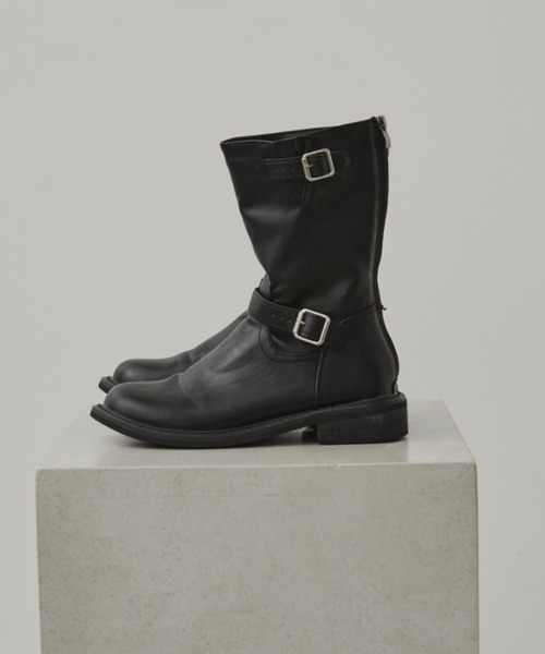 Aunt Marie's（アントマリーズ）の「ダブルベルトショートブーツ（ブーツ・レディース・ブラック・SMALL/MEDIUM/LARGE）」の2枚目の写真