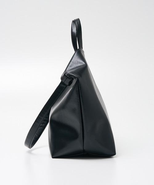 collex（コレックス）の「2WAY底マチワイド レザーライクワンショルダーバッグ（トートバッグ・レディース・アイボリー/ブラック/ゴールド・フリー）」の4枚目の写真