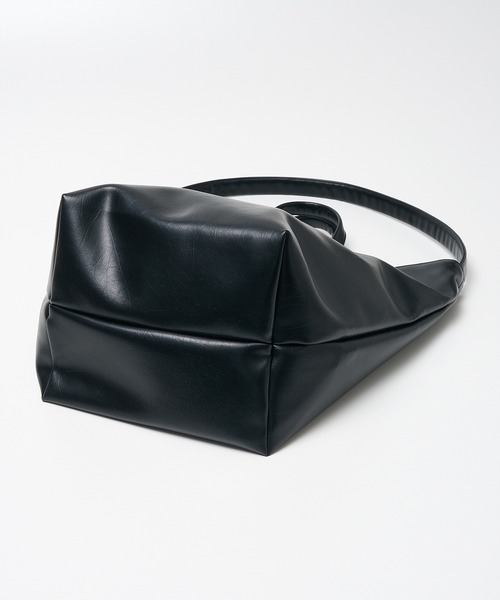 collex（コレックス）の「2WAY底マチワイド レザーライクワンショルダーバッグ（トートバッグ・レディース・アイボリー/ブラック/ゴールド・フリー）」の19枚目の写真