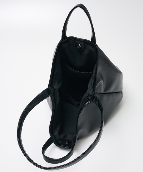 collex（コレックス）の「2WAY底マチワイド レザーライクワンショルダーバッグ（トートバッグ・レディース・アイボリー/ブラック/ゴールド・フリー）」の6枚目の写真