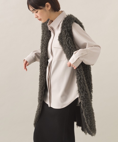 OMNES（オムネス）の「ノーカラープードルファーロングジレベスト（ベスト・レディース・ブラウン/ダークグレー/ベージュ・FREE）」の8枚目の写真