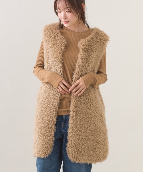 OMNES（オムネス）の「ノーカラープードルファーロングジレベスト（ベスト・レディース・ブラウン/ダークグレー/ベージュ・FREE）」の10枚目の写真