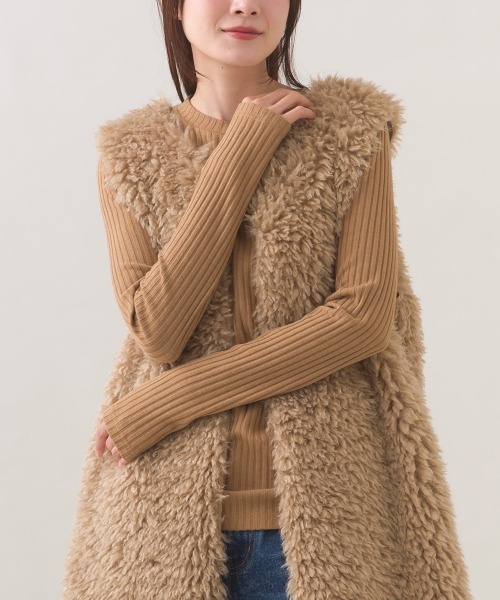 OMNES（オムネス）の「ノーカラープードルファーロングジレベスト（ベスト・レディース・ブラウン/ダークグレー/ベージュ・FREE）」の12枚目の写真