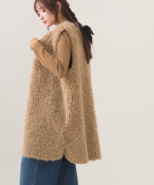 OMNES（オムネス）の「ノーカラープードルファーロングジレベスト（ベスト・レディース・ブラウン/ダークグレー/ベージュ・FREE）」の13枚目の写真