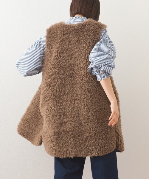 OMNES（オムネス）の「ノーカラープードルファーロングジレベスト（ベスト・レディース・ブラウン/ダークグレー/ベージュ・FREE）」の17枚目の写真