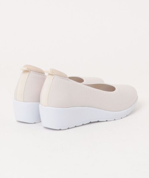 and it_（アンドイット）の「軽量ニットウェッジパンプス（パンプス・レディース・ブラック/ナチュラル・M/L）」の3枚目の写真