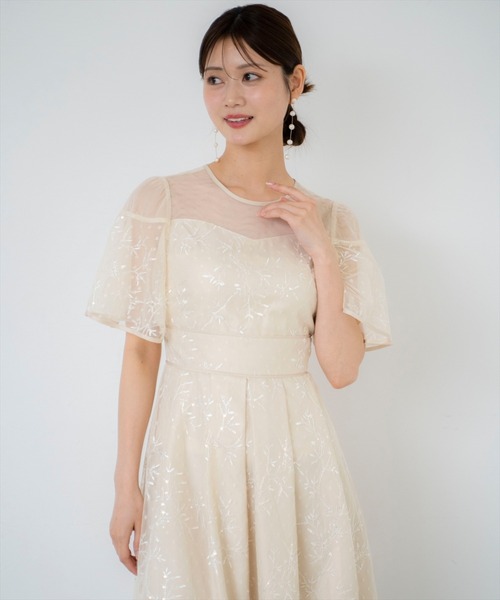 AND COUTURE(アンドクチュール)の「小花柄刺繍ドットチュールドレス(ドレス・レディース・ブラック/ベージュ・FREE)」の21枚目の写真