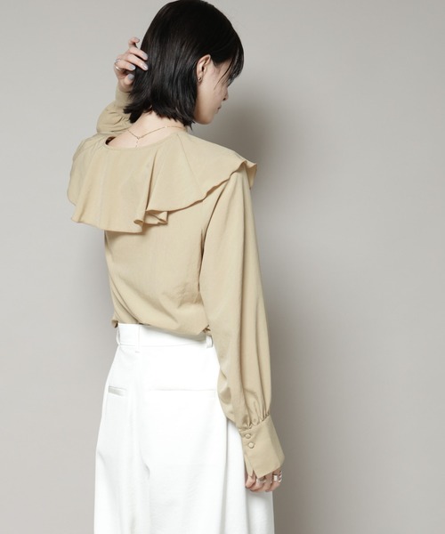 NANO universe(ナノユニバース)の「ビンテージポプリンラッフルカラーブラウス(シャツ/ブラウス・レディース・ブラック/ホワイト/ベージュ・FREE)」の4枚目の写真