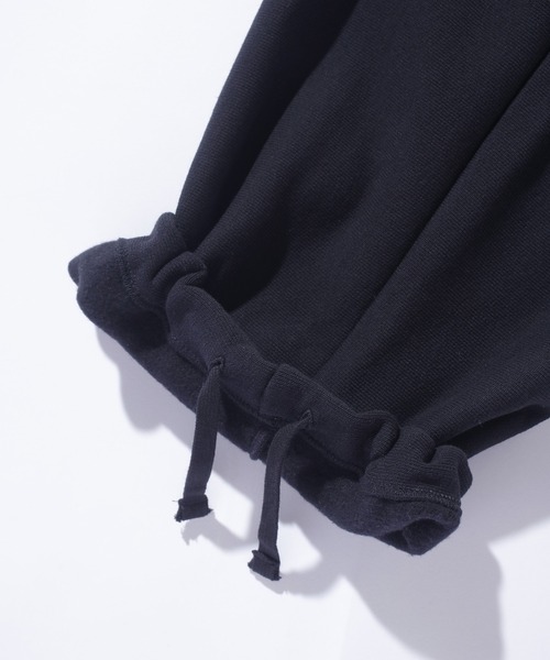 Champion(チャンピオン)の「XLARGE×Champion REVERSE WEAVE WIDE SWEAT PANTS(スウェットパンツ・メンズ・アッシュ/ブラック/グリーン/ネイビー・S/M/L/XL)」の8枚目の写真
