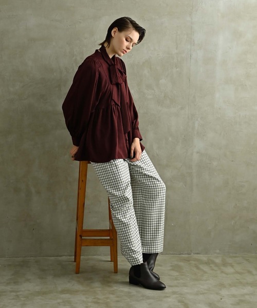 RAW FUDGE（ローファッジ）の「チェック柄ウエストタックワイドパンツ（その他パンツ・レディース・グレー/オフホワイト・M）」の5枚目の写真