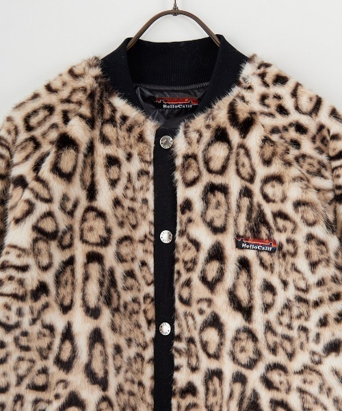 HELLO CALIF（ハローカリフ）の「[HELLO CALIF/ハローカリフ] ファーボンバーコーチジャケット（その他アウター・レディース・グレイッシュベージュ/レオパード・S/M/L）」の4枚目の写真